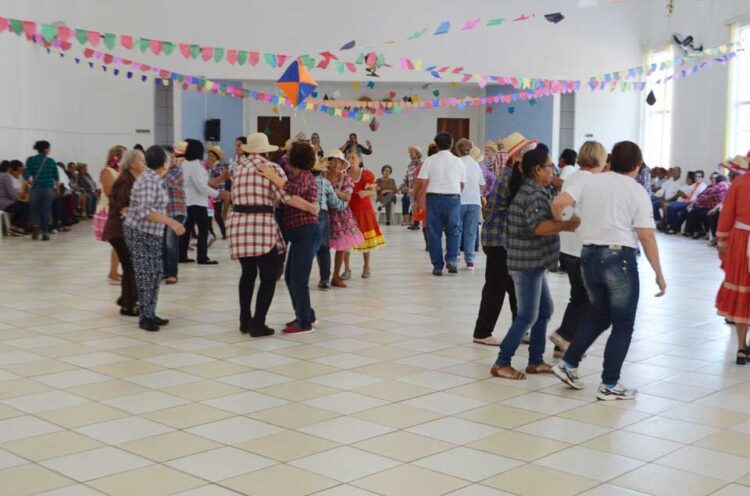 Grupos de Idosos de Santo Antônio de Posse e Holambra se juntam para realização de Festa Junina