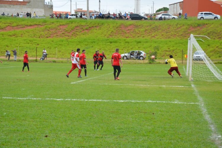 Futebol Amador: Final será entre Furacão Baiano e União Possense