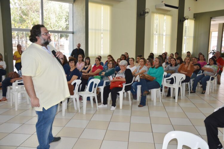 Professores da rede municipal participam de formação