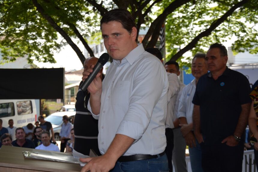 Governador em exercício, Cauê Macris anuncia verba de 800 mil para o município