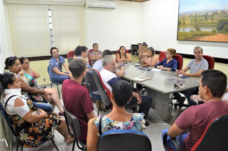 Prefeitura realiza reunião com inscritos na Feira Gastronômica