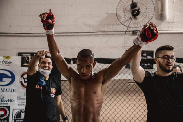 Campeão brasileiro de Kung Fu, jovem possense se destaca no MMA