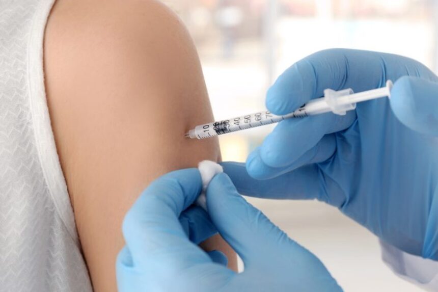 Secretaria de Saúde recebe hoje 1º lote da vacina CoronaVac