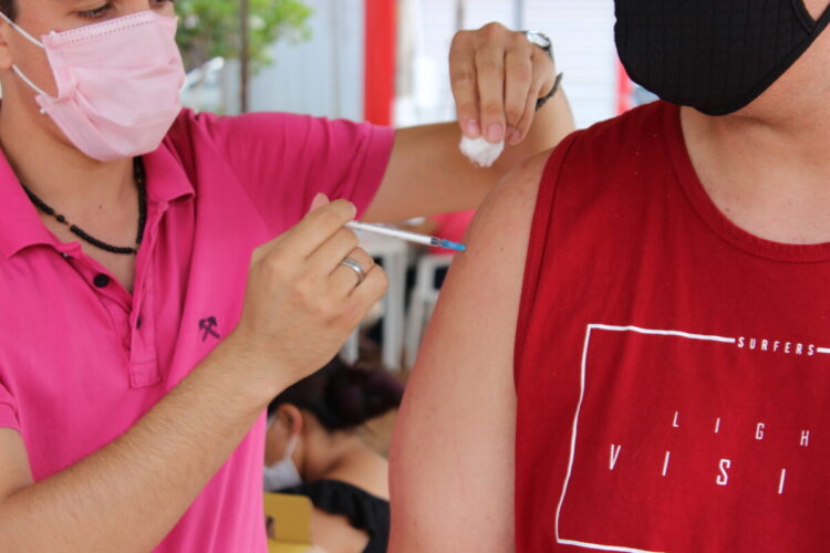 Saúde promove mudanças na Campanha de Imunização contra Covid-19 para facilitar acesso da população