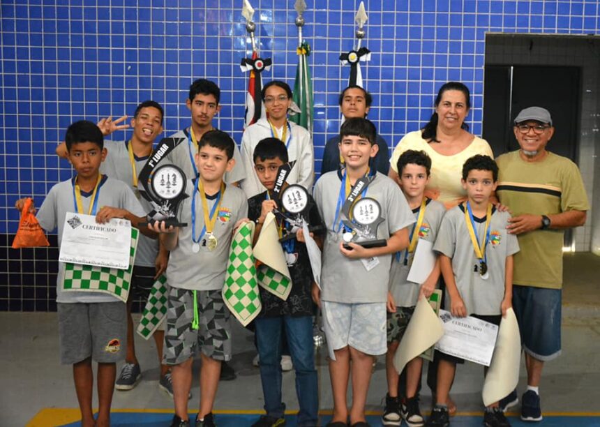Mais de noventa alunos participam de torneio de xadrez escolar em Santo Antônio de Posse
