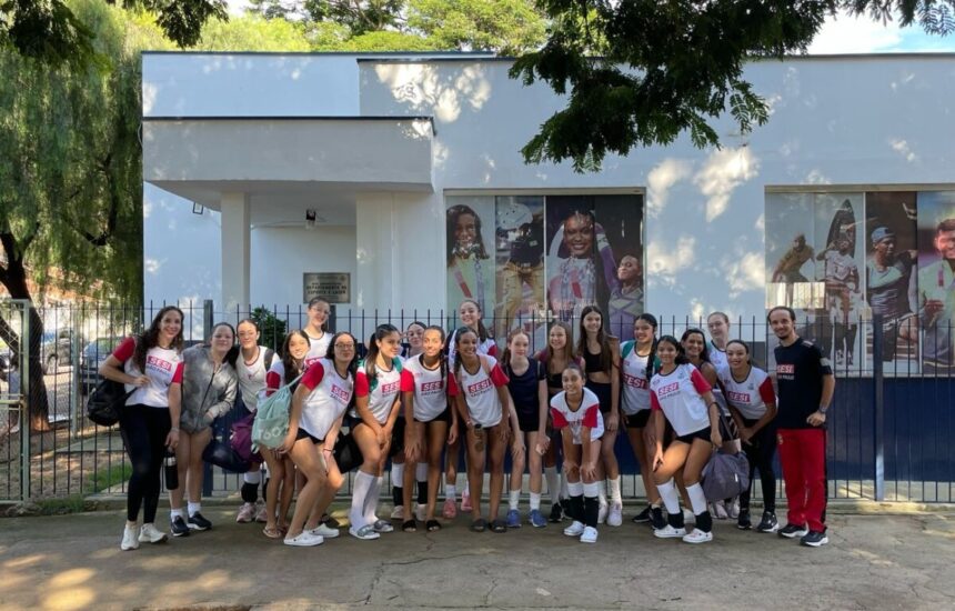 Time de Vôlei da Escolinha da Prefeitura conquista troféu em Campinas