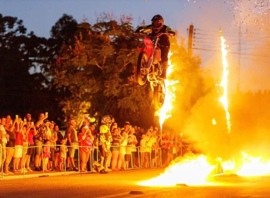 Posse tem fim de semana com atrações musicais e show de manobras radicais